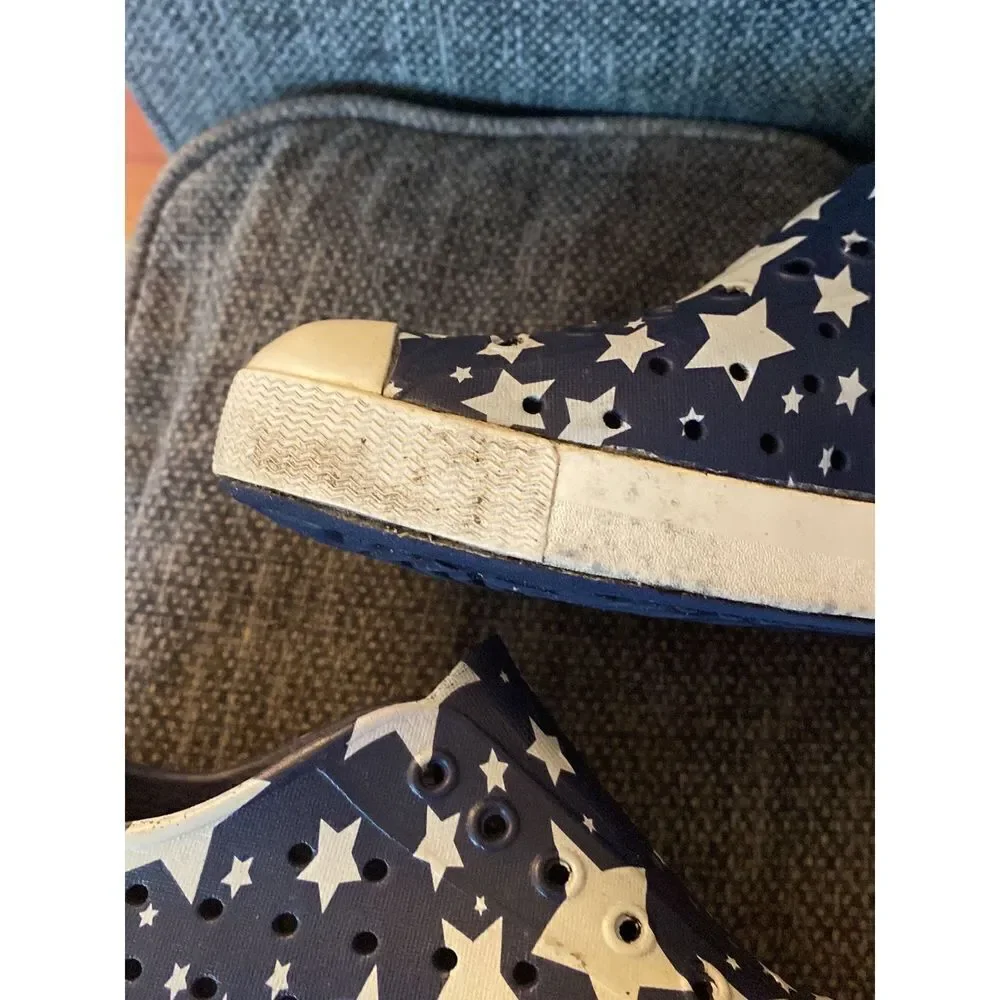 Native Jefferson shoes Kids size 3